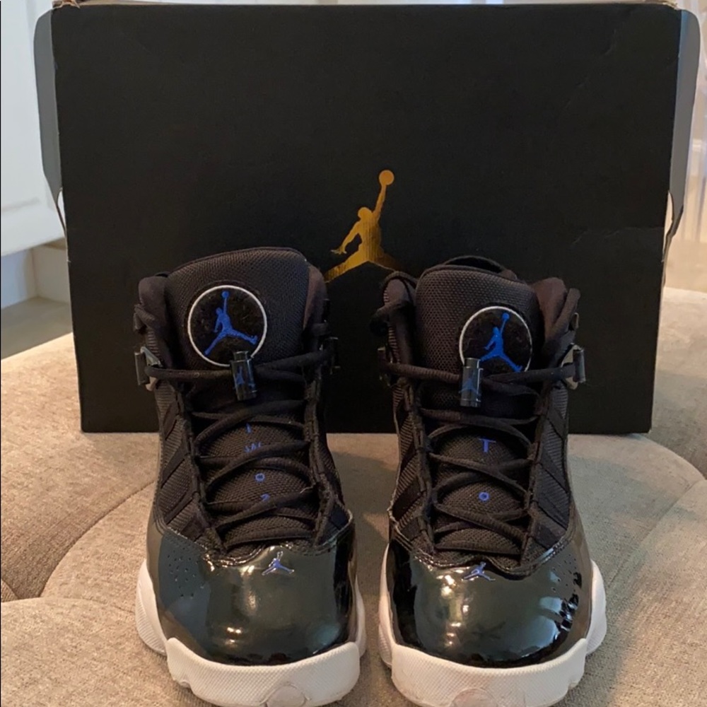 Boys Nike air Jordan size 7